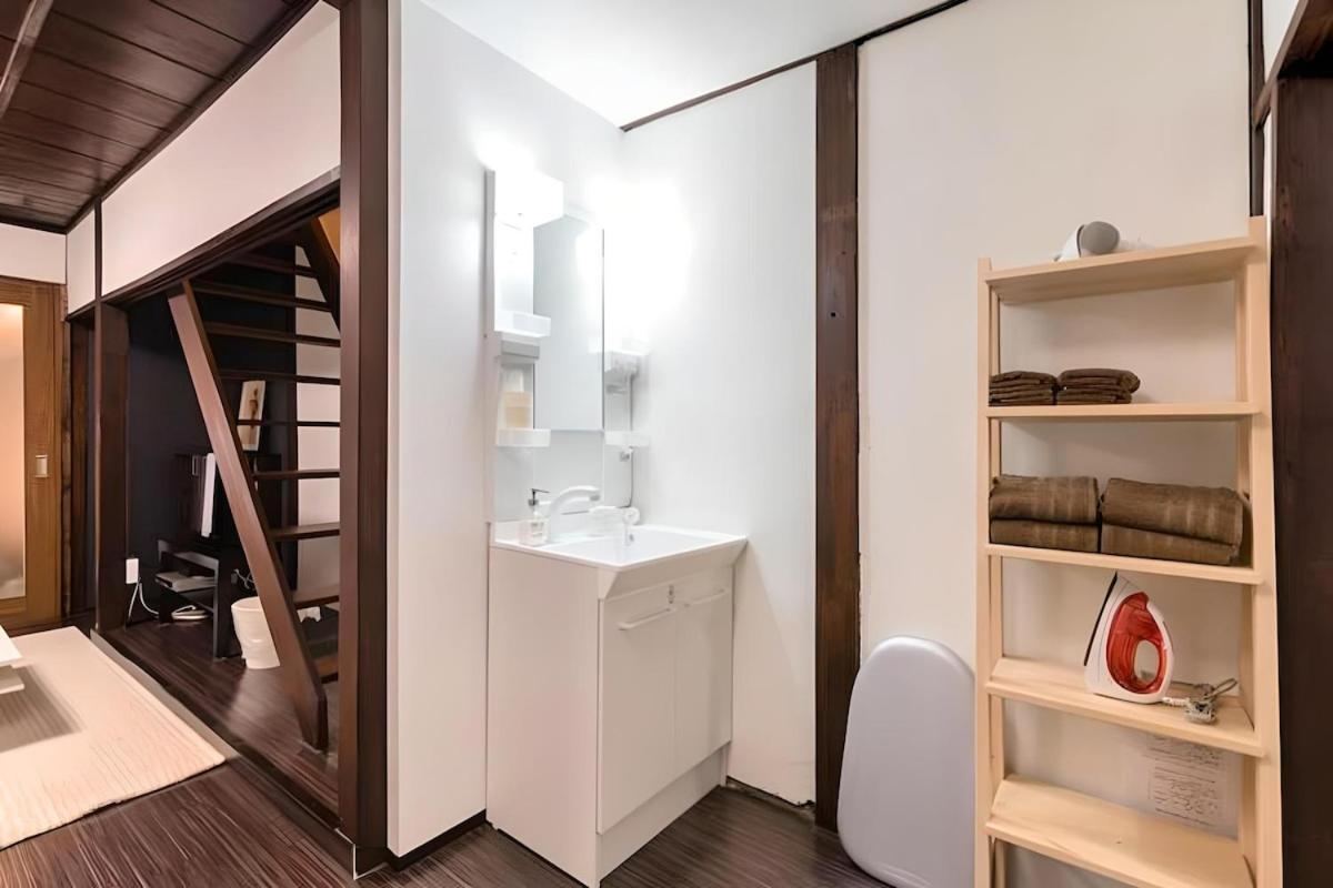 Yagara Terrace House A *